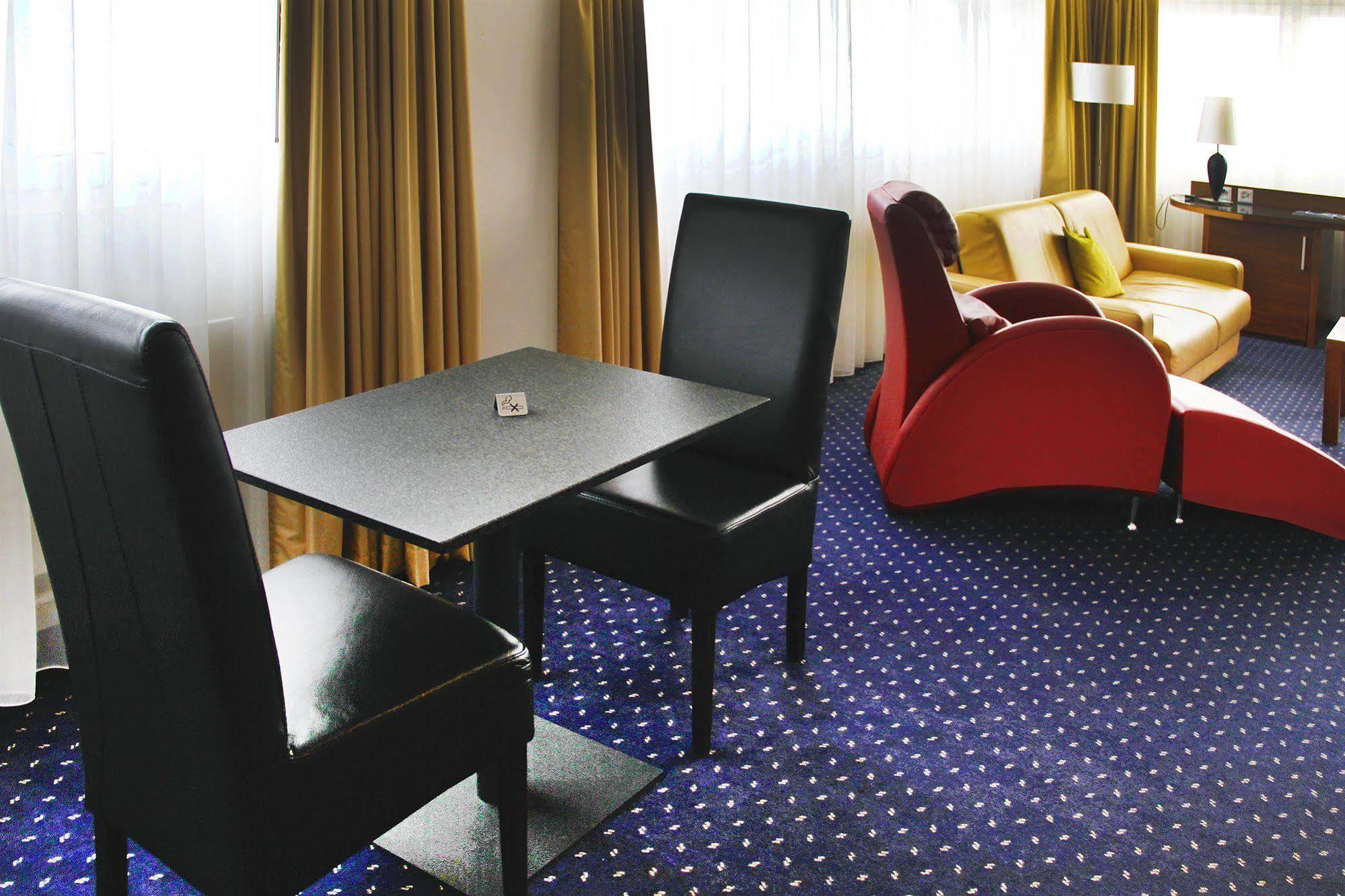 Hotel Hoeri Inn Esterno foto